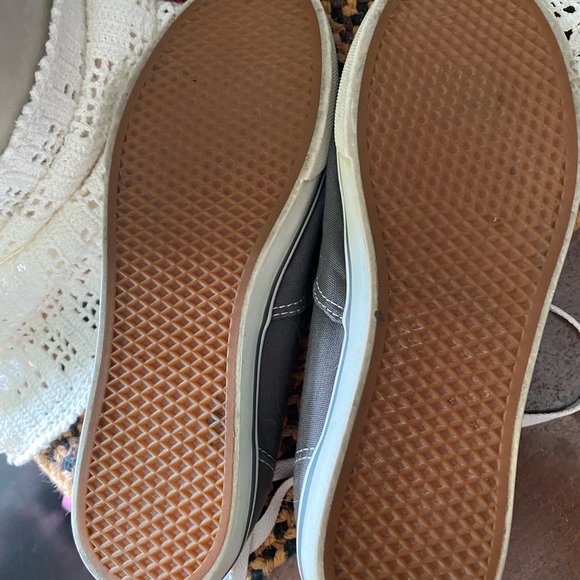 VANS! Gray pre-2019 - Picture 5 of 8